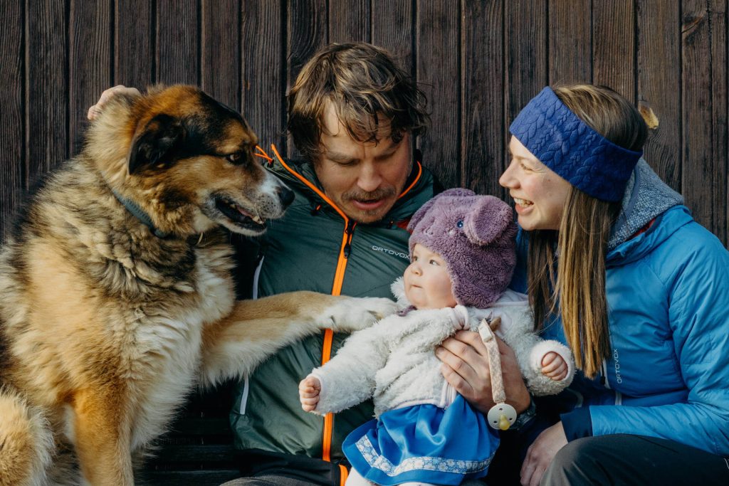 Družina Sonjak - to smo mi. Ota, Špela, Marko in naš pes Rossi
